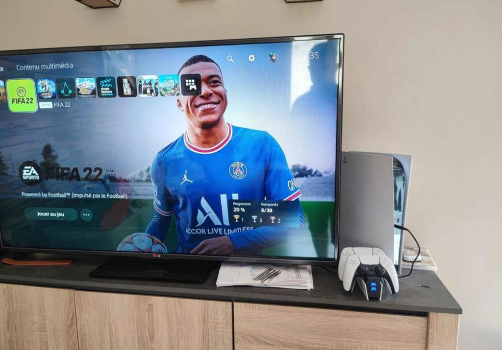 PS5 Digital + 2 manette+ Chargeur - Miniature 4