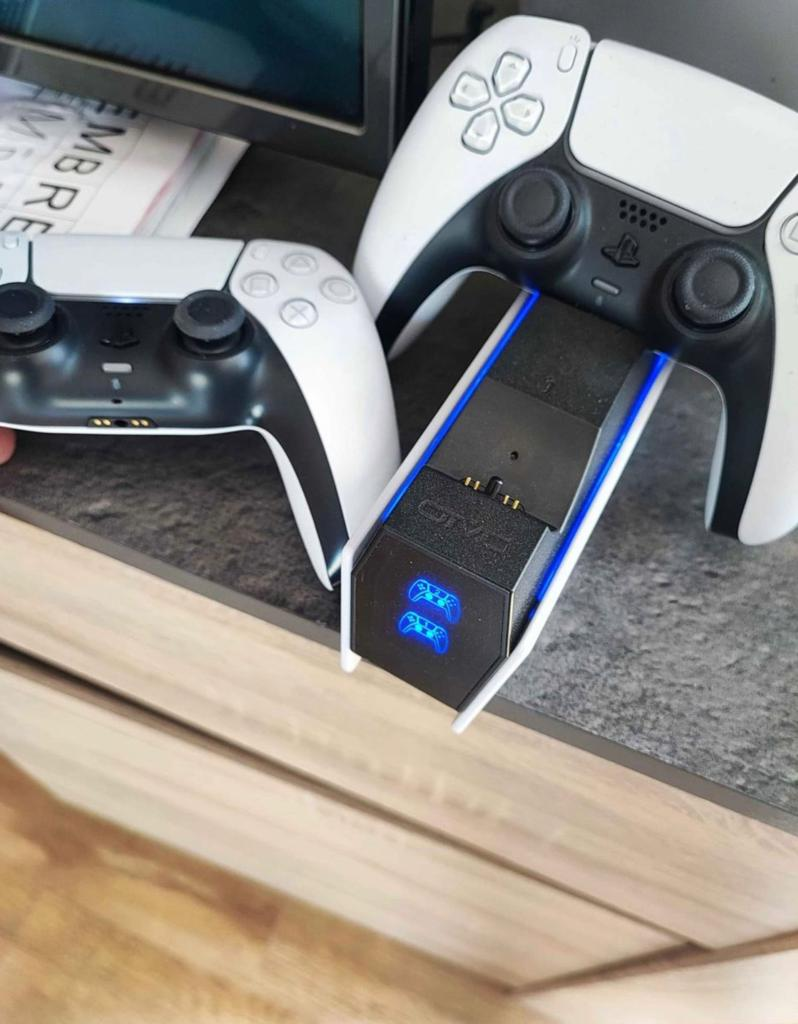PS5 Digital + 2 manette+ Chargeur - Miniature 3