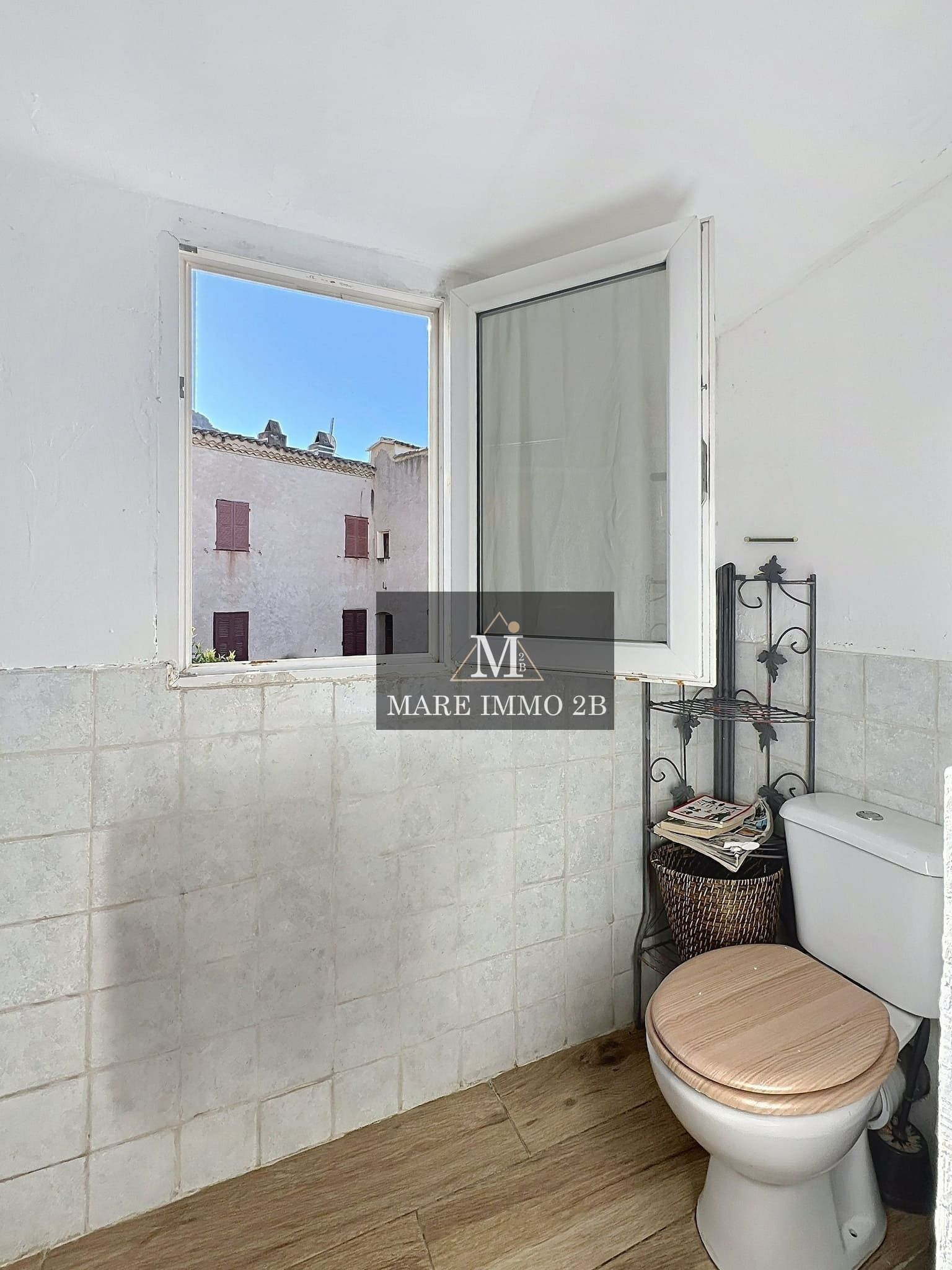 Maison de village avec différents appartements - Miniature 3