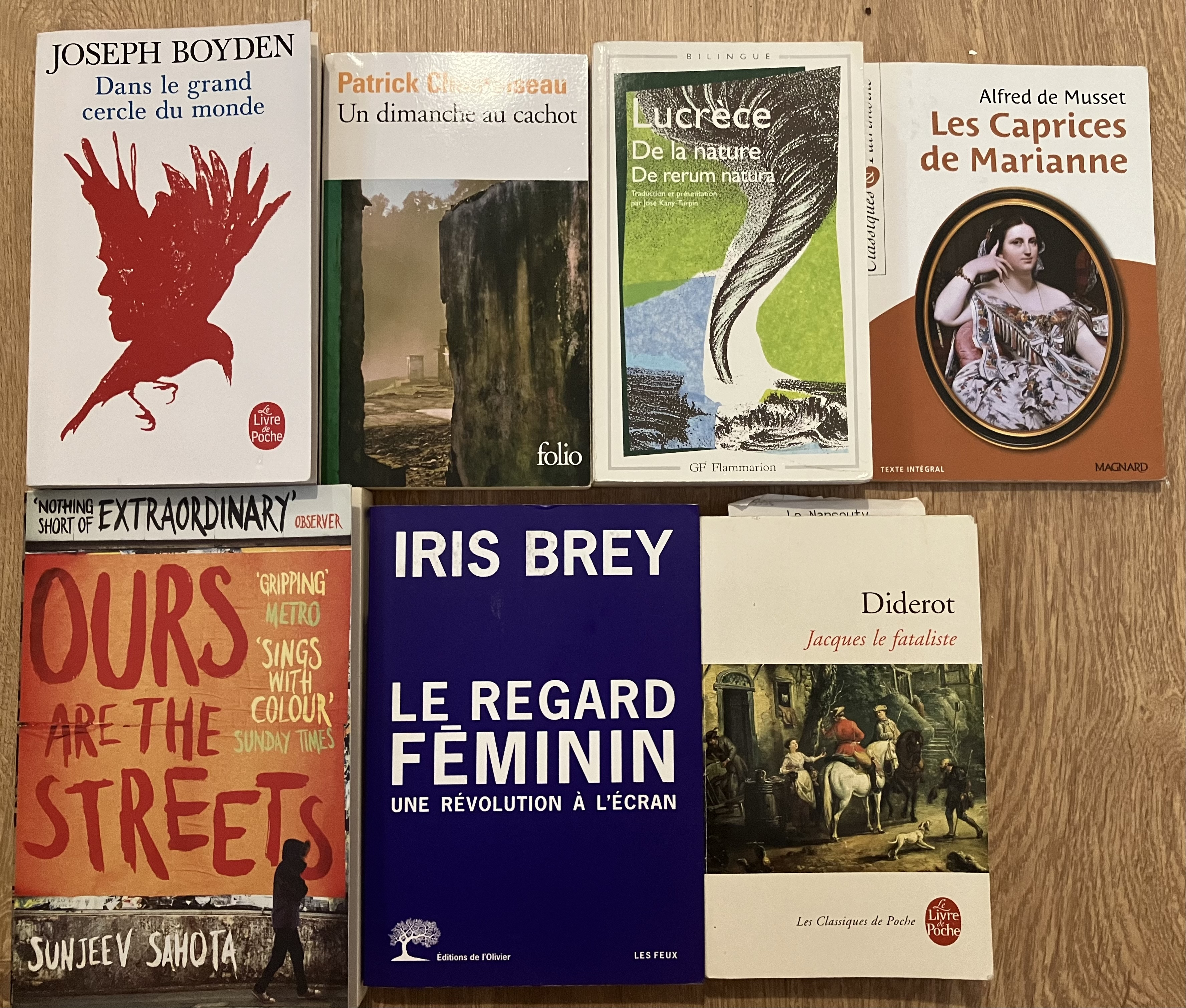Je vends plusieurs livres en français et en anglais Prix négociable