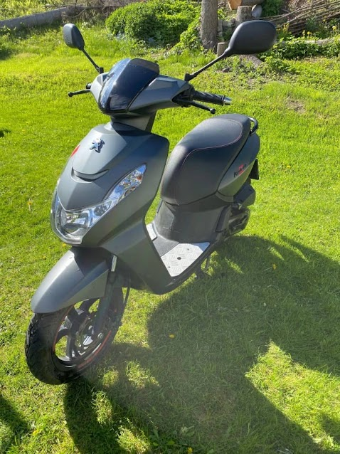 scooter peugeot kisbee