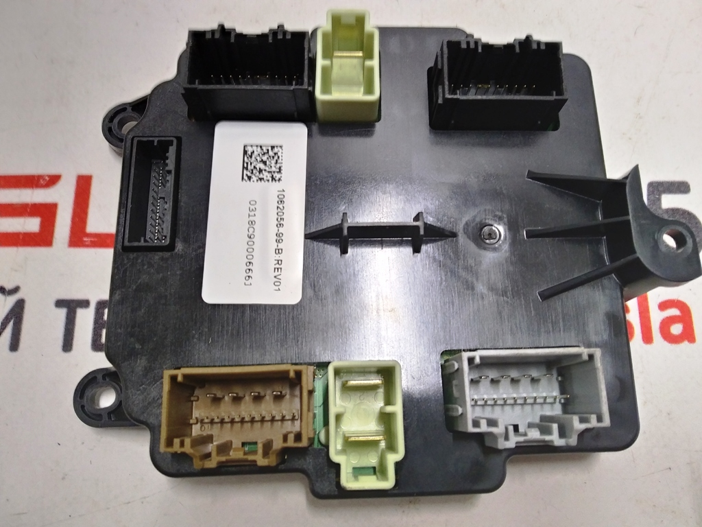 Module de commande de porte arrière gauche/droite Tesla 1062056-99-B