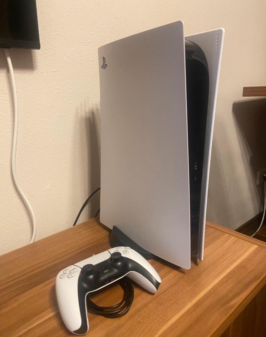Je vends mon PS5 urgent - Photo 1