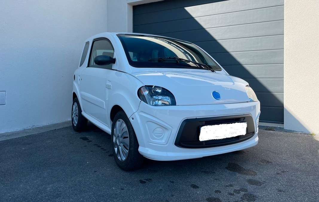 Voiture sans Permis Dué First bel exemplaire