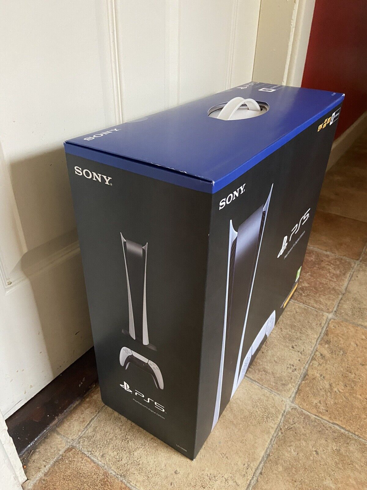Sony PlayStation 5 PS5 Digital Edition Konsole brandneu & versiegelt - mit Rechnung - Miniature 3
