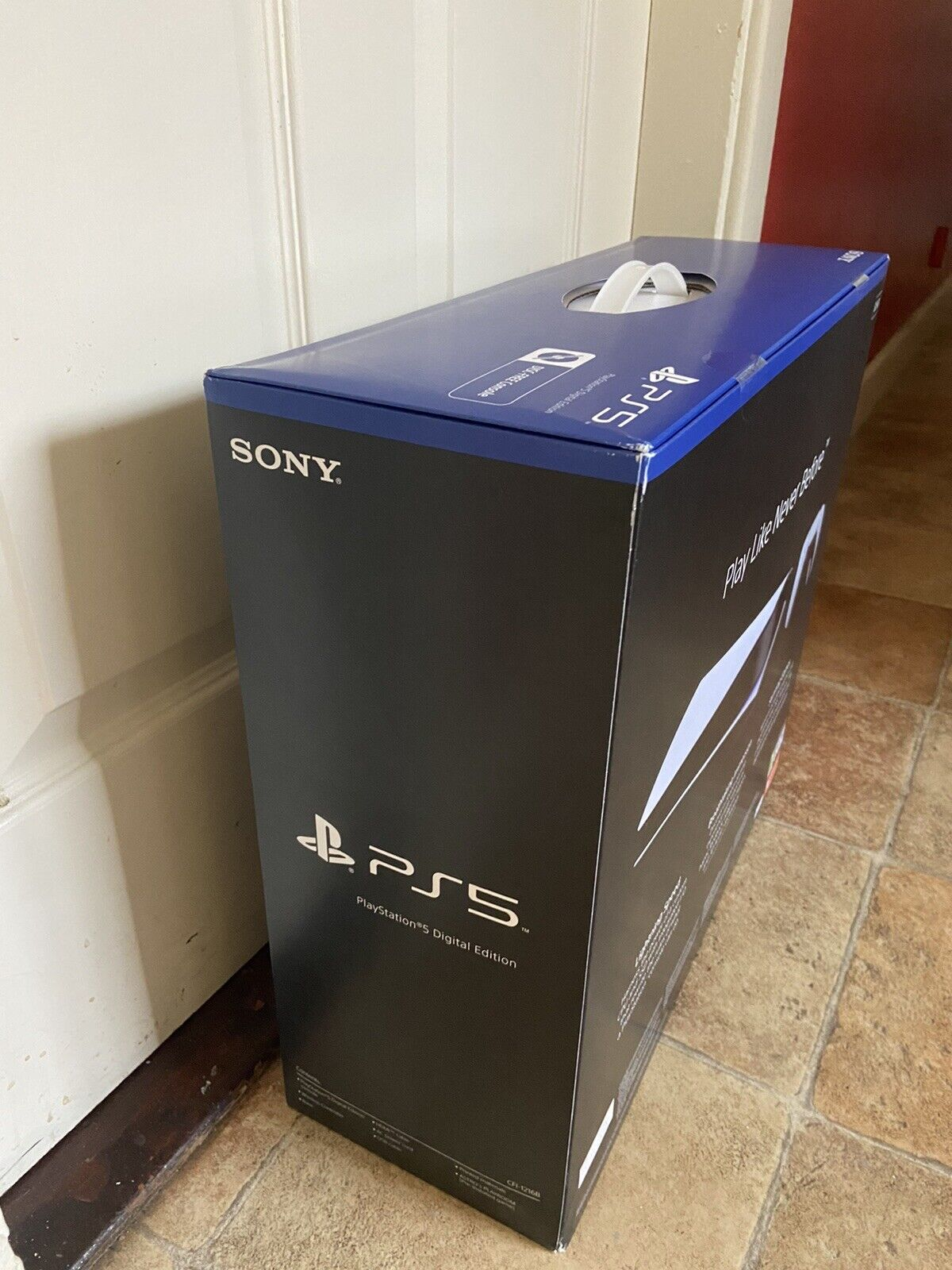 Sony PlayStation 5 PS5 Digital Edition Konsole brandneu & versiegelt - mit Rechnung - Miniature 2
