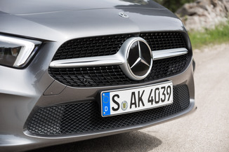 Mercedes-Benz Classe A IV (W177) 180 d 116ch AMG Line 7G-DCT