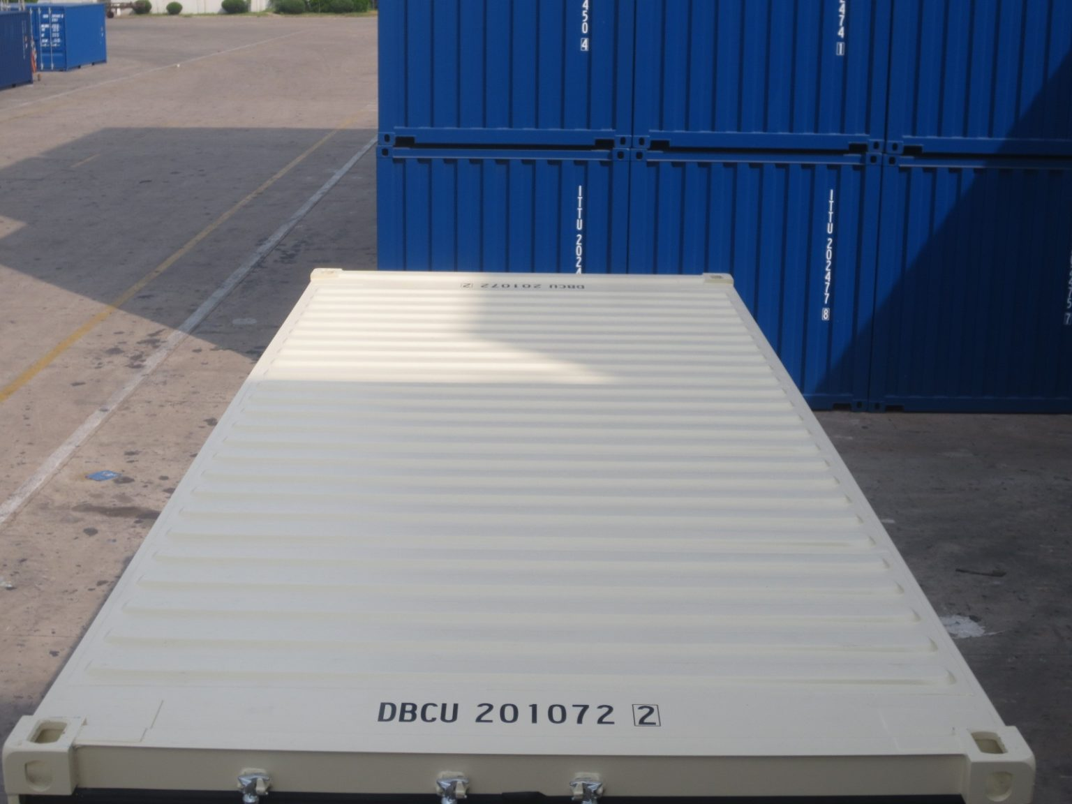 Container maritime disponible en stock