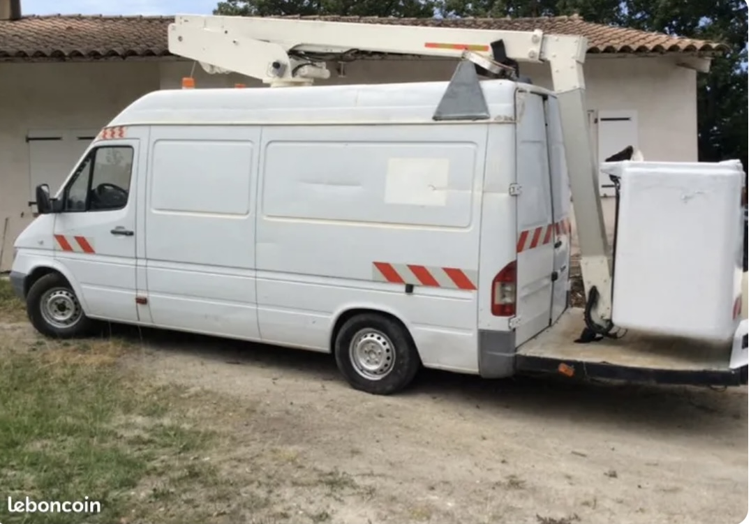 Mercedes Sprinter équipé d'une nacelle à vendre - Miniature 4