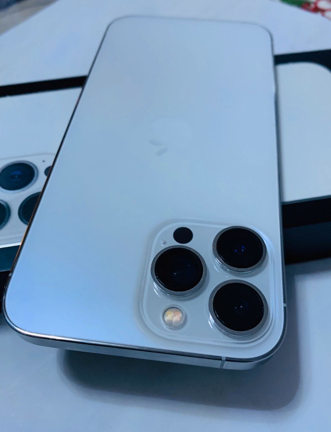 iPhone 12 Pro Max 128GB emballage d'origine. - Miniature 3