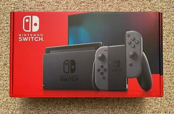 Nintendo Switch - Photo 1
