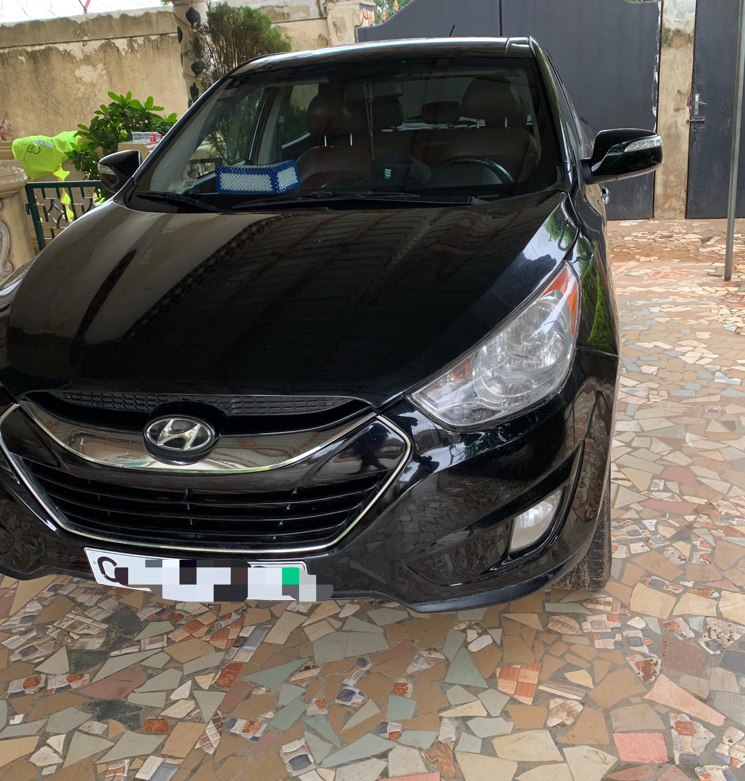 Voiture Honda Tucson état propre .et papier à jour