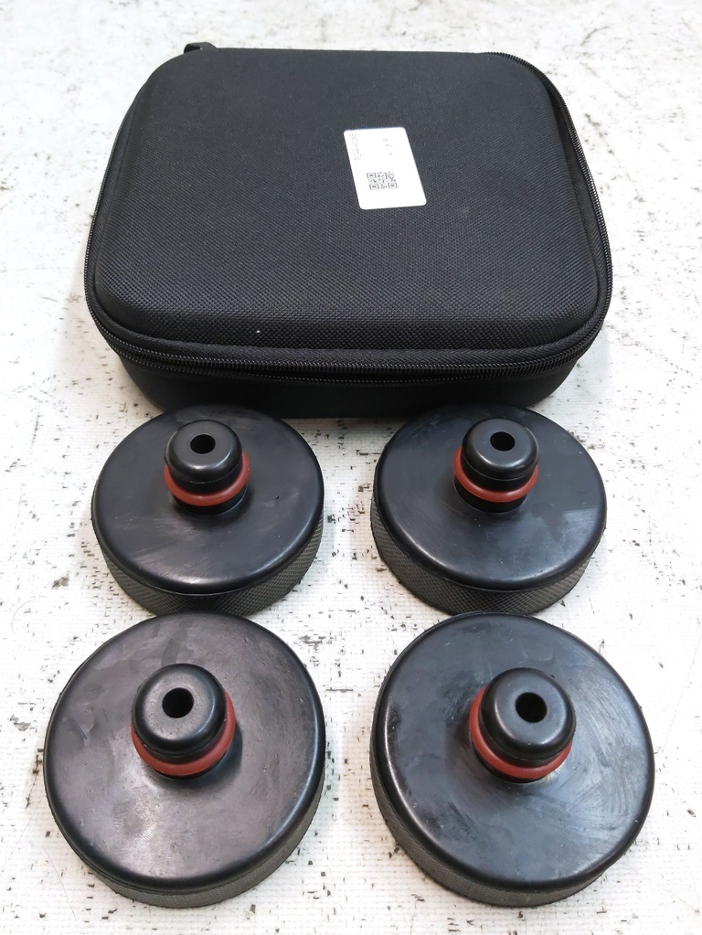 Jeu de 4 supports de cric de levage (Jack Pad) dans un étui Tesla tous modèles Jack Pad set AE
