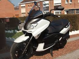 Motos scooters x-max Yamaha 125essence