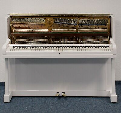 Piano Blüthner, blanc brillant