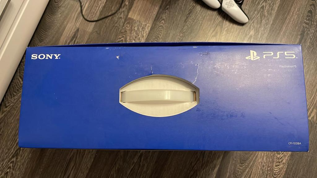 PS5 Digital Édition 825GB prix: 500€ La Playstation a été achetée chez Microspot il y a un peu moins