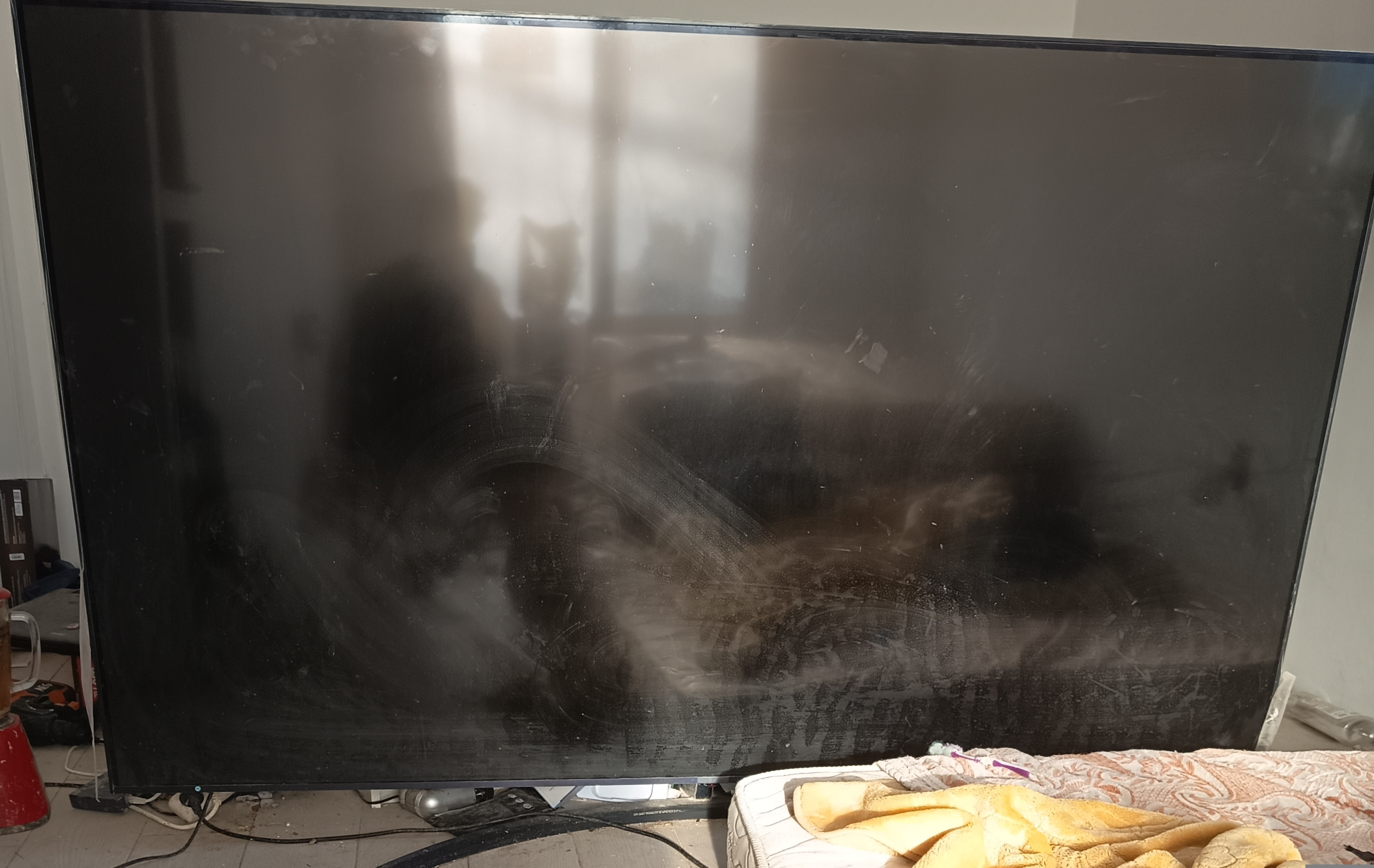 Téléviseur LG UHD 4K 86 pouces comme neuf - Miniature 4