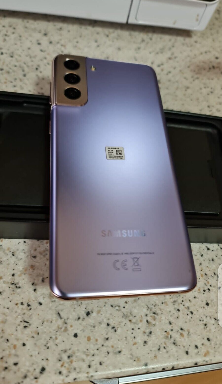 Samsung Galaxy S21 Plus 5G en très bon état - Miniature 3