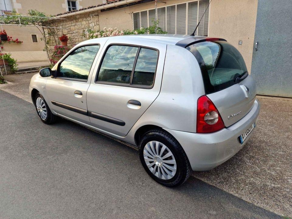 Voiture clio campus