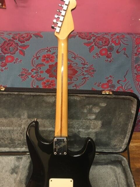Guitare FENDER stratocaste