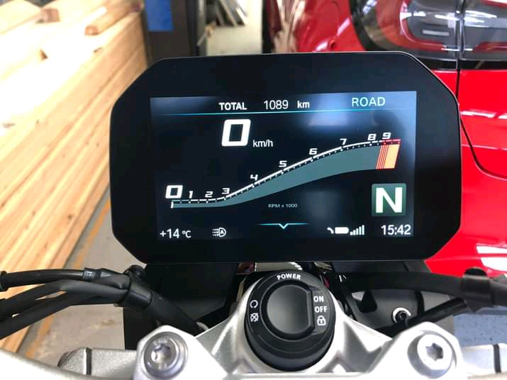 BMW F900 R - Miniature 3