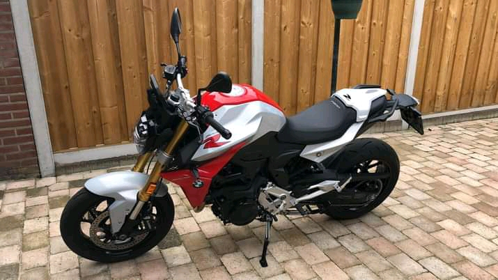 BMW F900 R