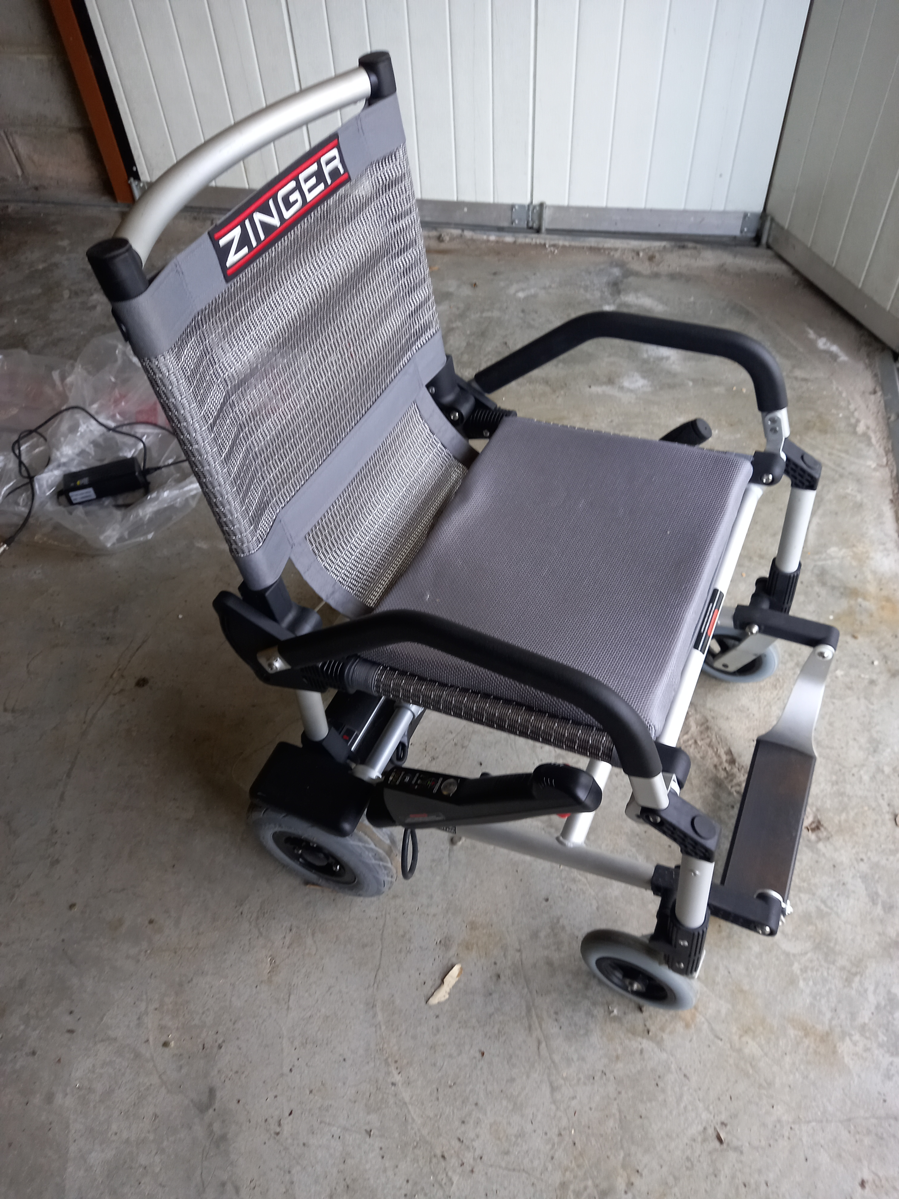 Fauteuil électrique pliable Zinger - Mobilité et confort