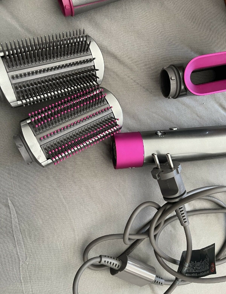 Dyson airwrap