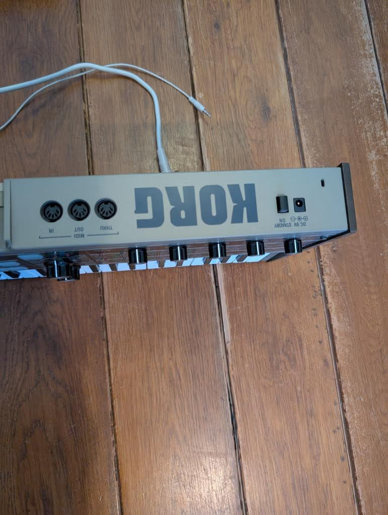 Korg Microkorg avec Vocoder et Adaptateur Midi