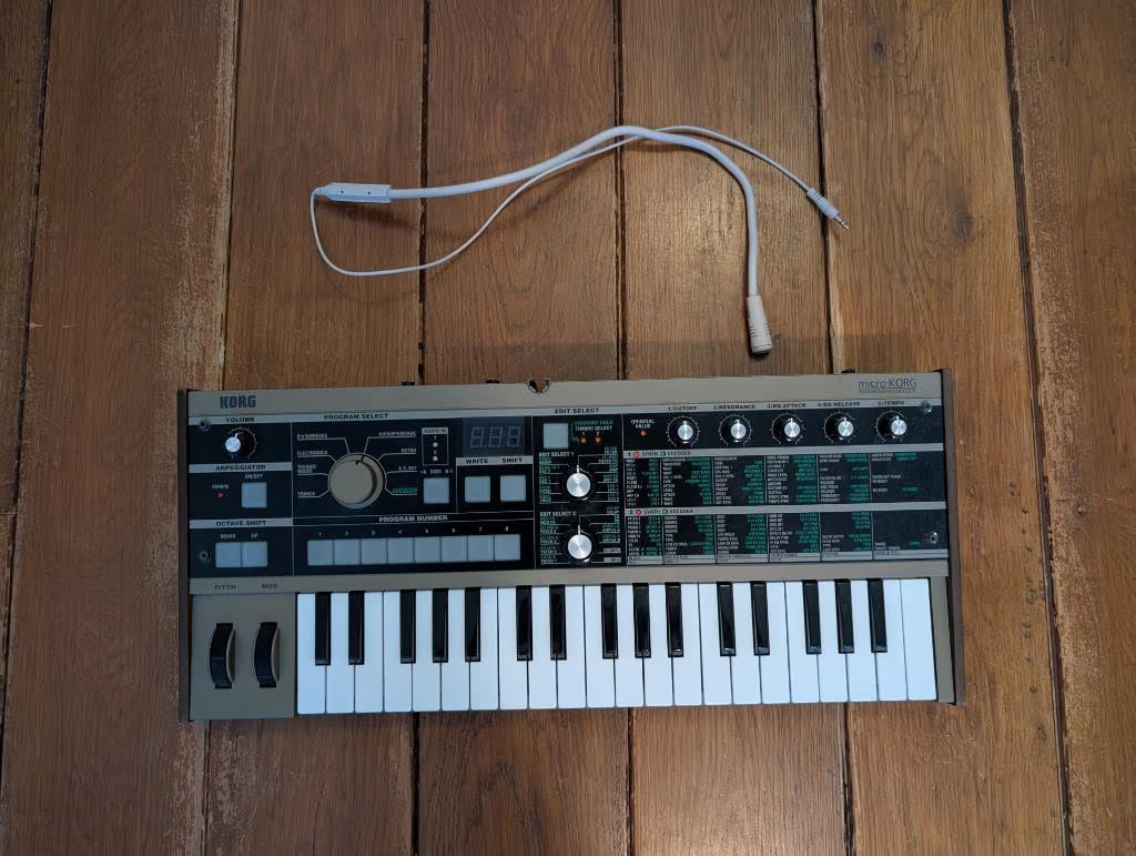 Korg Microkorg avec Vocoder et Adaptateur Midi - Miniature 3