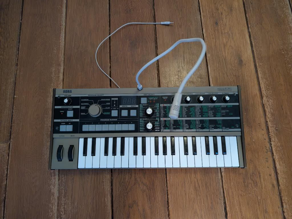 Korg Microkorg avec Vocoder et Adaptateur Midi - Miniature 2