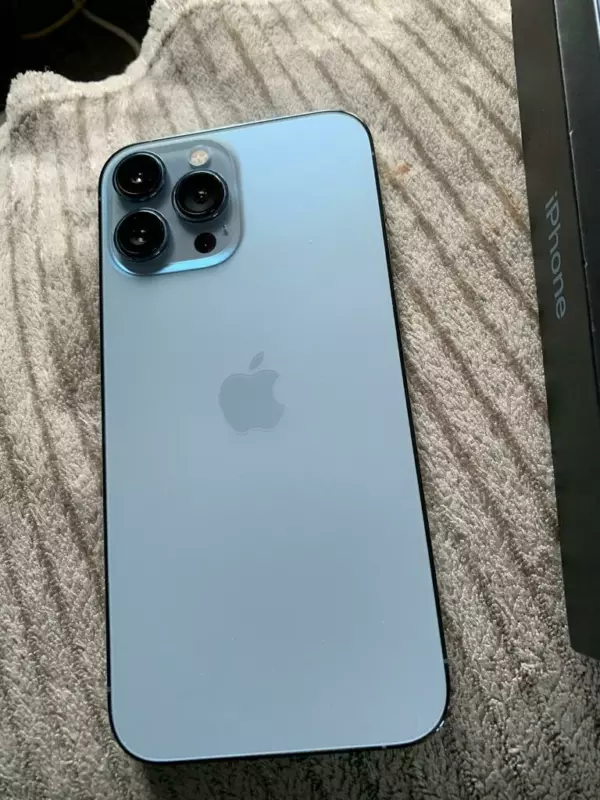 iPhone 13 pro max 128 go
