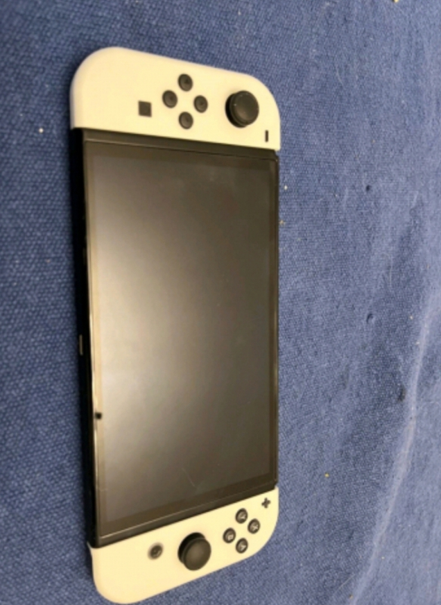 Nintendo Switch état tout neuf - Miniature 2