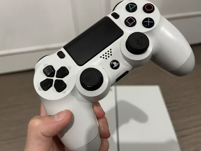 Ps4blanche avec manette