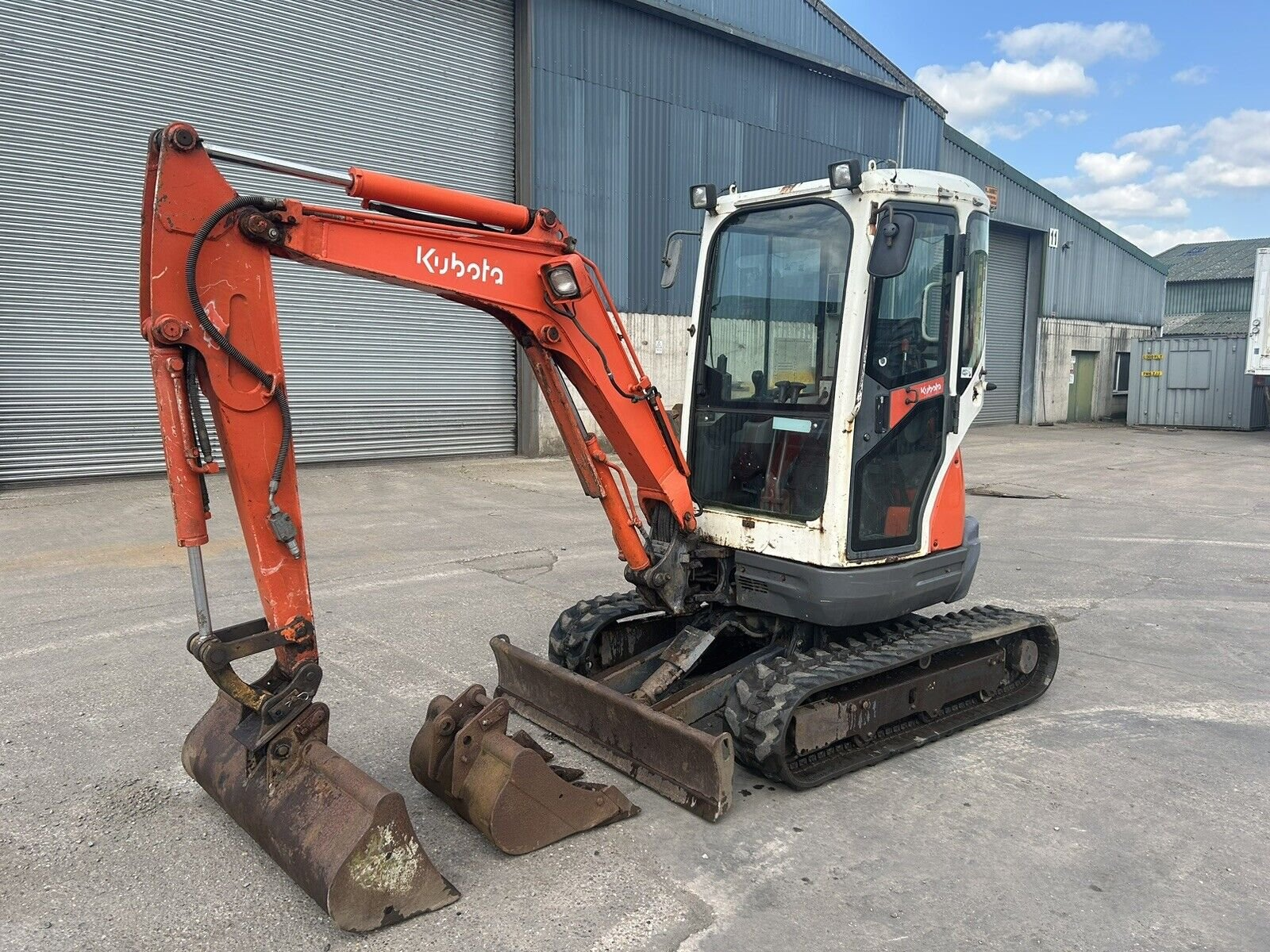Kubota U25-3 (2008) – Mini Pelle 2,6T – 3 600 h – BRH + 3 Godets – Révisée - Miniature 3