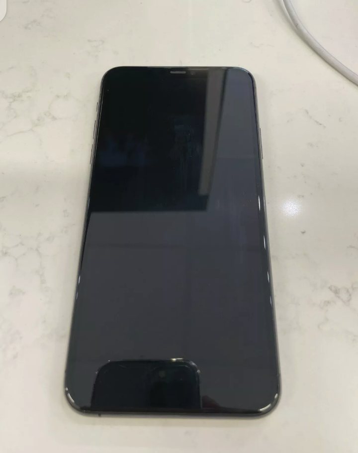iPhone 11 Pro Max 64GB Unlocked Excellent Condition - Miniature 3