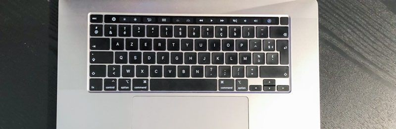 Apple MacBook Pro 16 pouces - Miniature 2