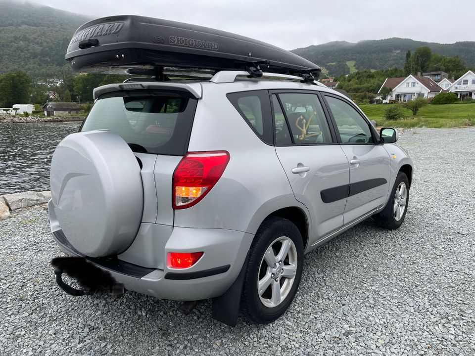 Toyota RAV4 très belle voiture