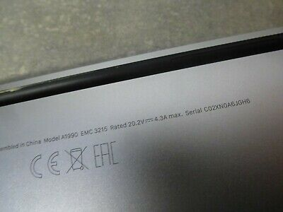 ordinateur portable  Apple MacBook pro  model A1990 - Miniature 8