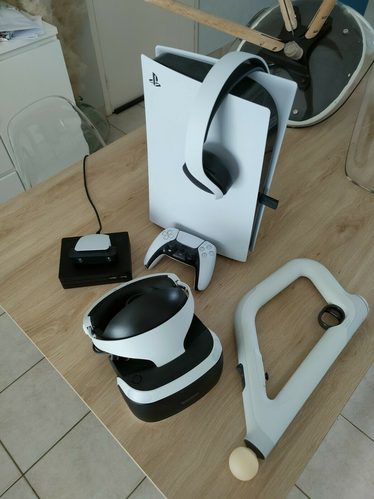 Sony PS5 Blu-Ray Edition Console - Blanc + VR2 + Accessoires - Miniature 2