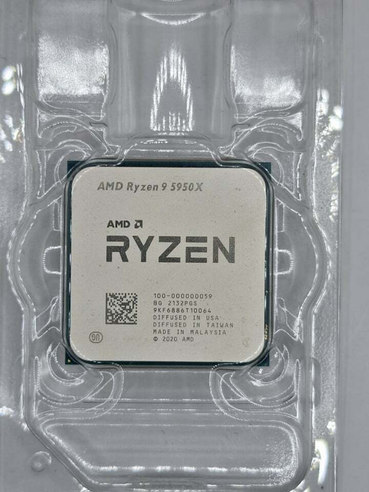 AMD Processeur Ryzen 9 5950X (16 C/32 T, 72 Mo de cache, jusqu'à 4,9 GHz Max Boost)