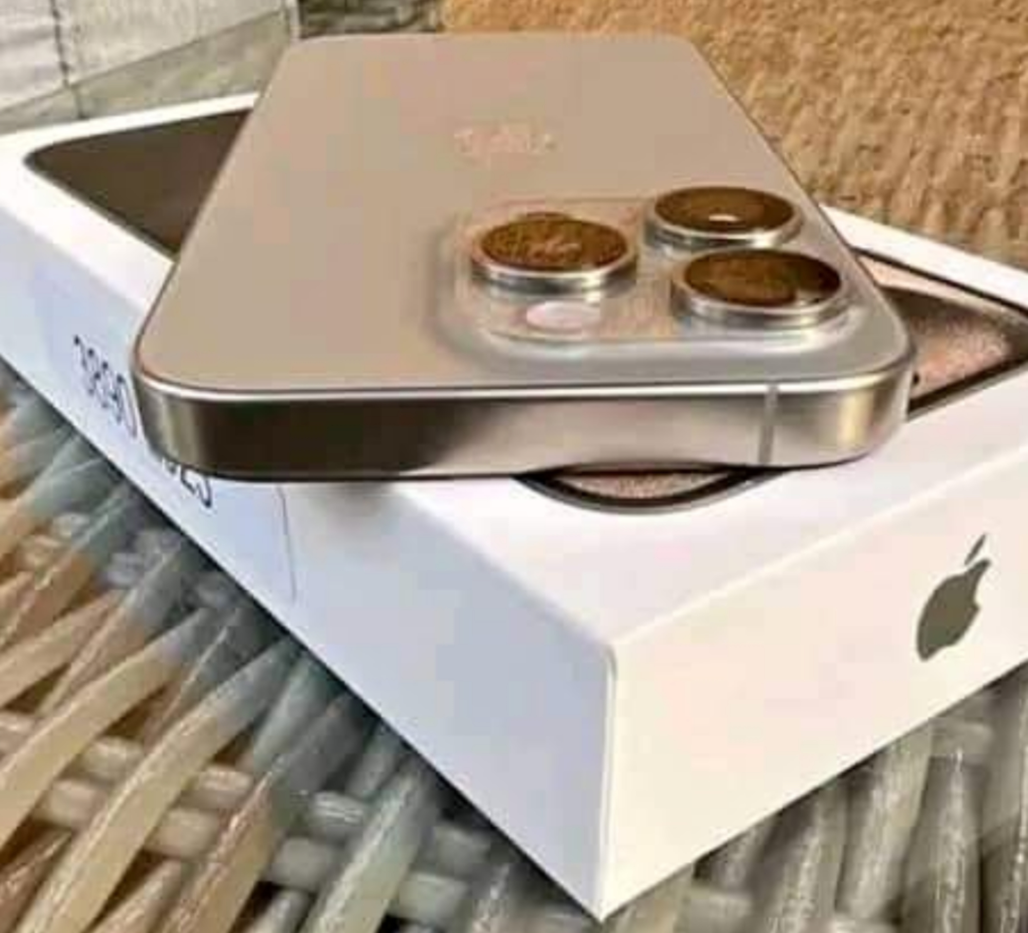 Je vend mon iphone 14 pro Max, sans problème et en bon état