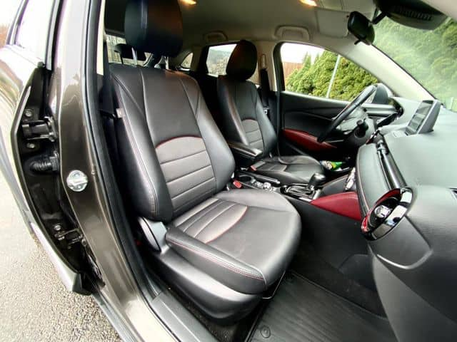 Voiture Mazda a vendre urgent