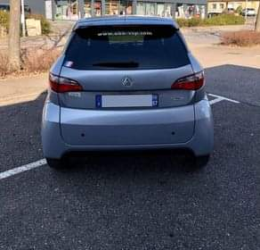 Voiture d'occasion sans plaque d'immatriculation
