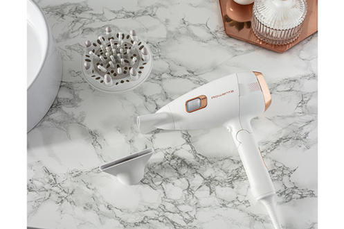 Vendre de tout urgence notre Sèche cheveux ROWENTA SCALP CARE ULTIMATE EXPERIENCE CV9240F0 de qualit