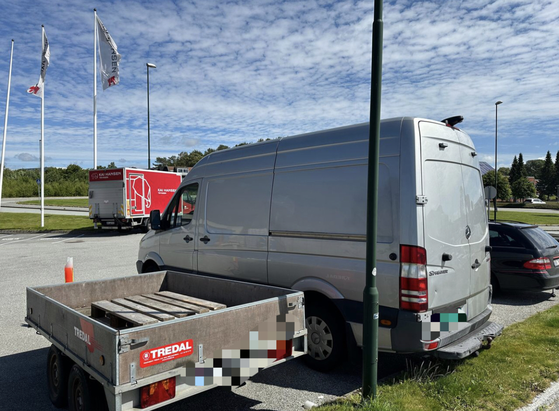 Mercedes Benz Sprinter à vendre sur bon prix et bien clean - Miniature 6