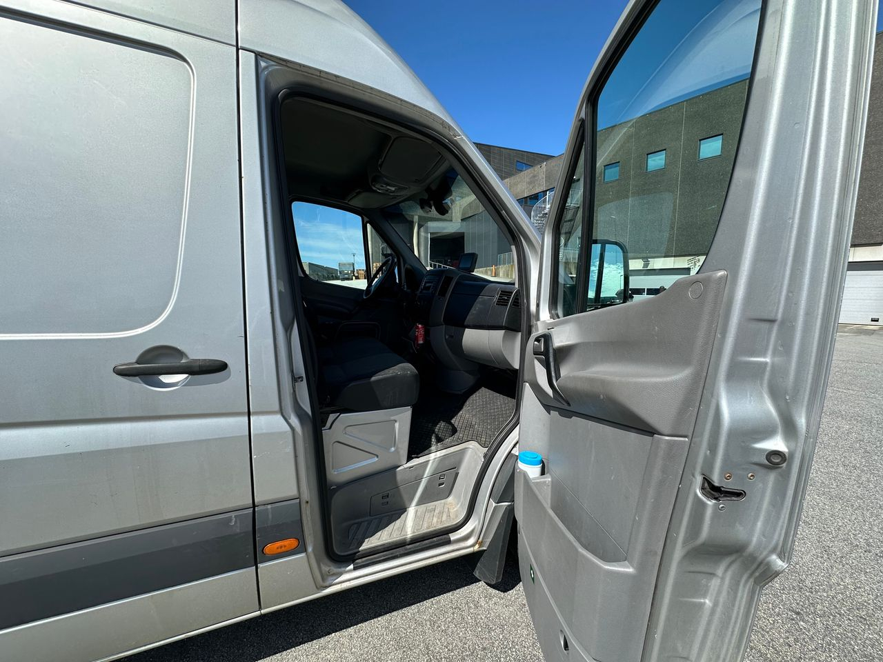 Mercedes Benz Sprinter à vendre sur bon prix et bien clean - Miniature 7