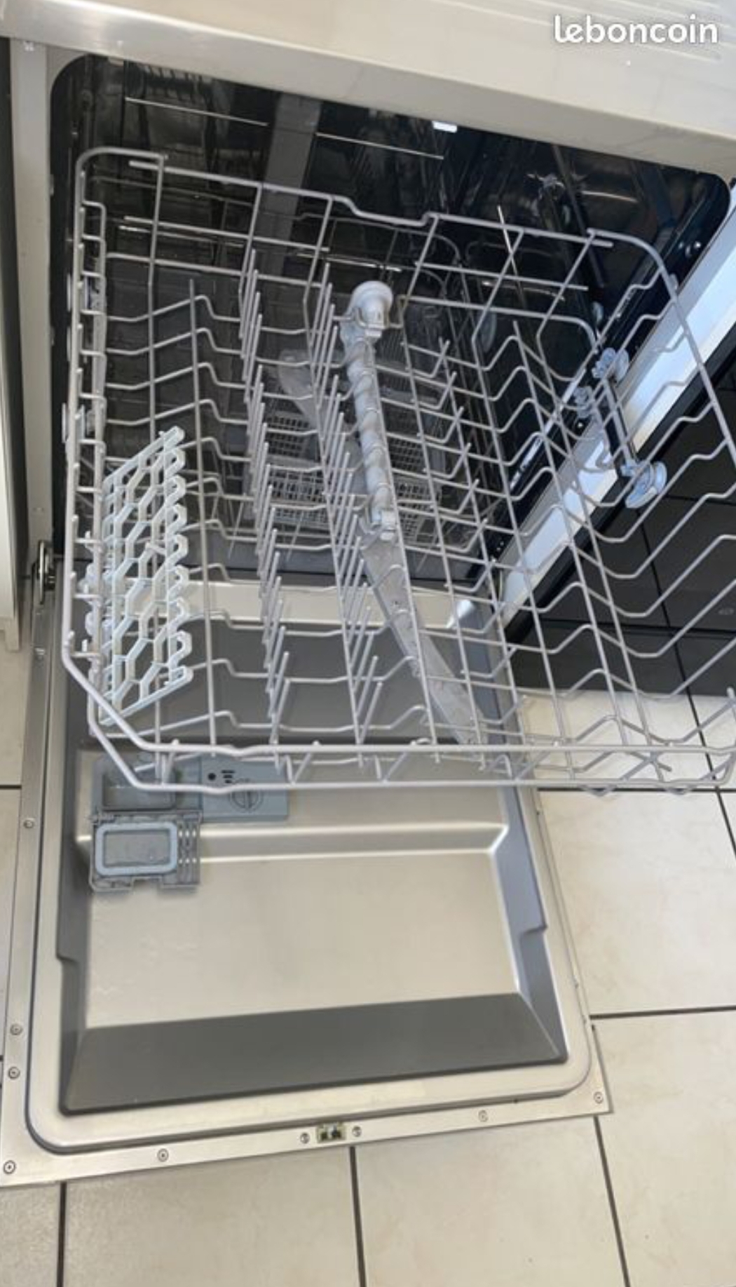 Vente : Machine à laver compact 7kg et lave-vaisselle 14 couverts comme neufs