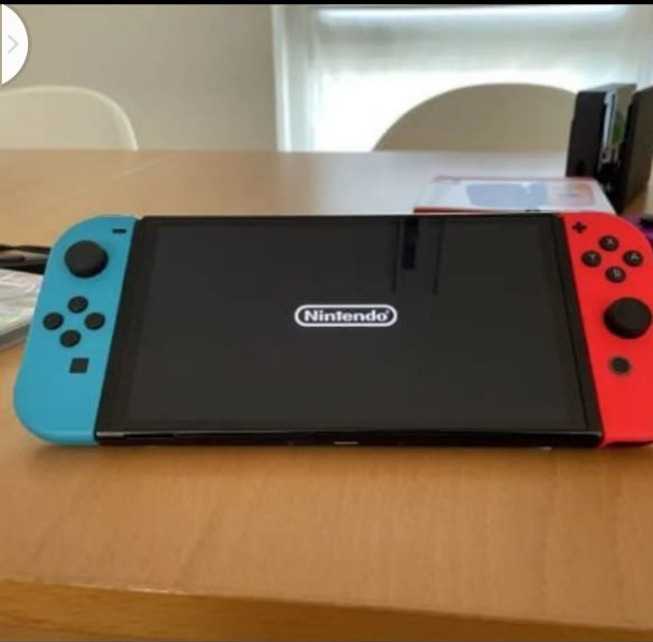 Nintendo Switch en bon état avec les accessoires - Miniature 3