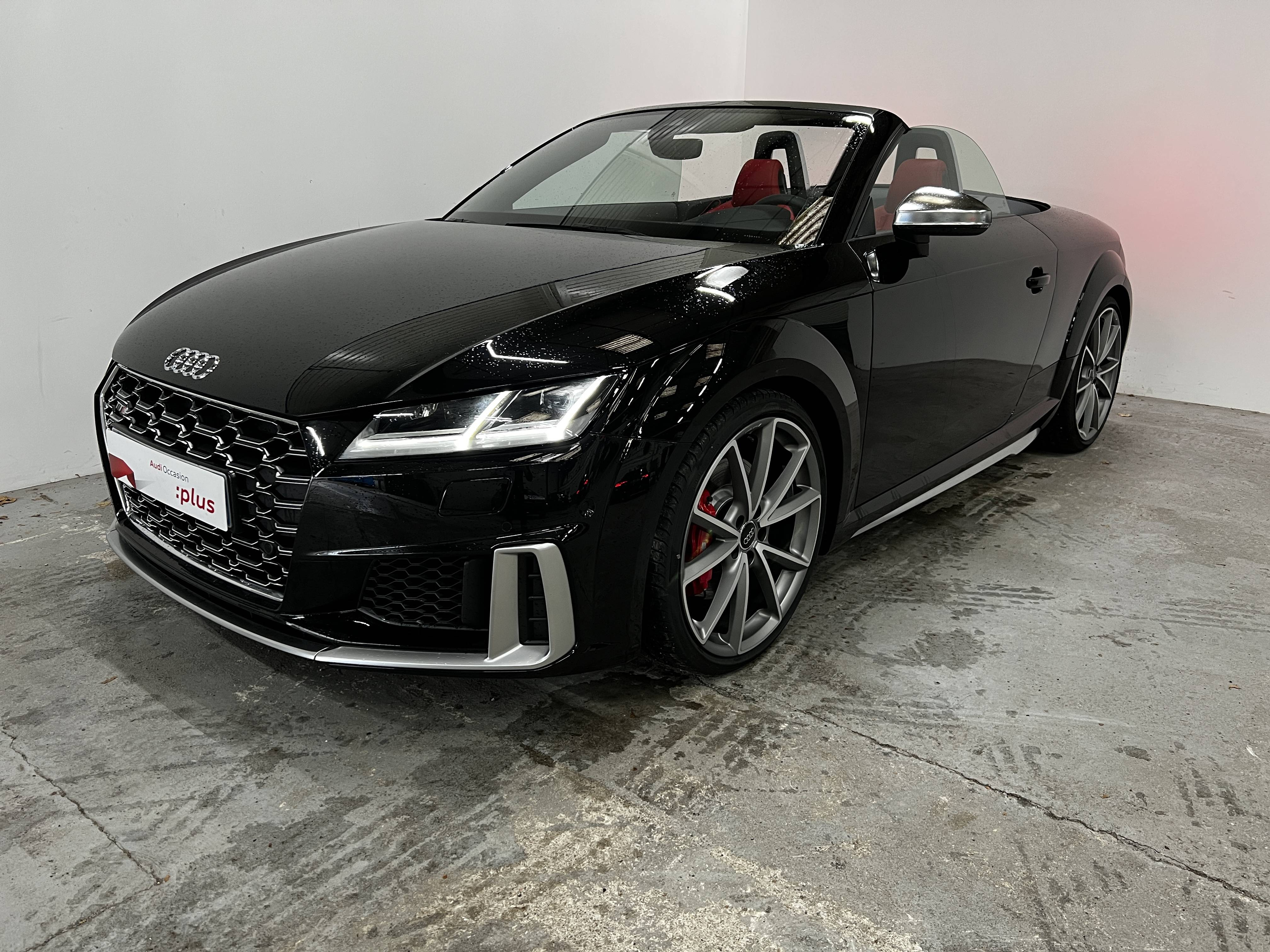 Voiture Audi tt couleur noire